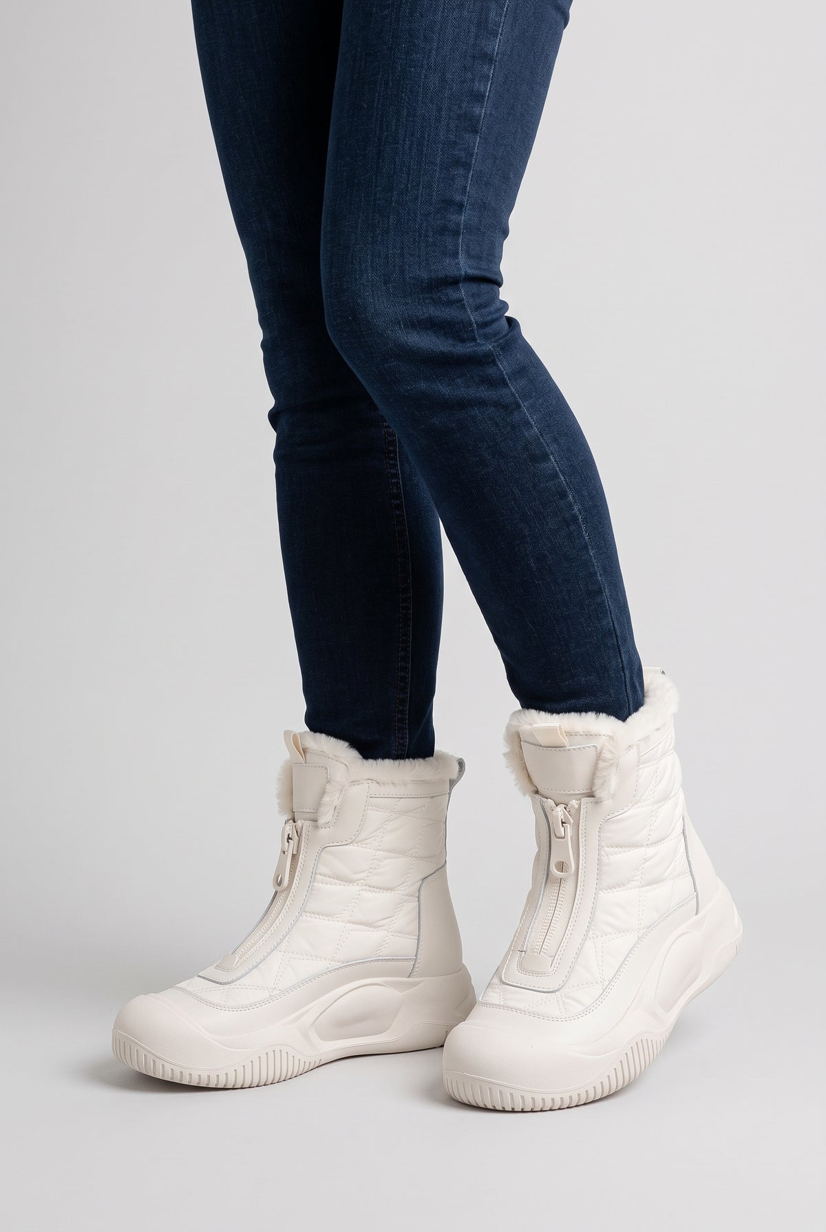 Women's Snow Boots | Ankle Height Faux Fur Lined with Front Zip - Cream worn