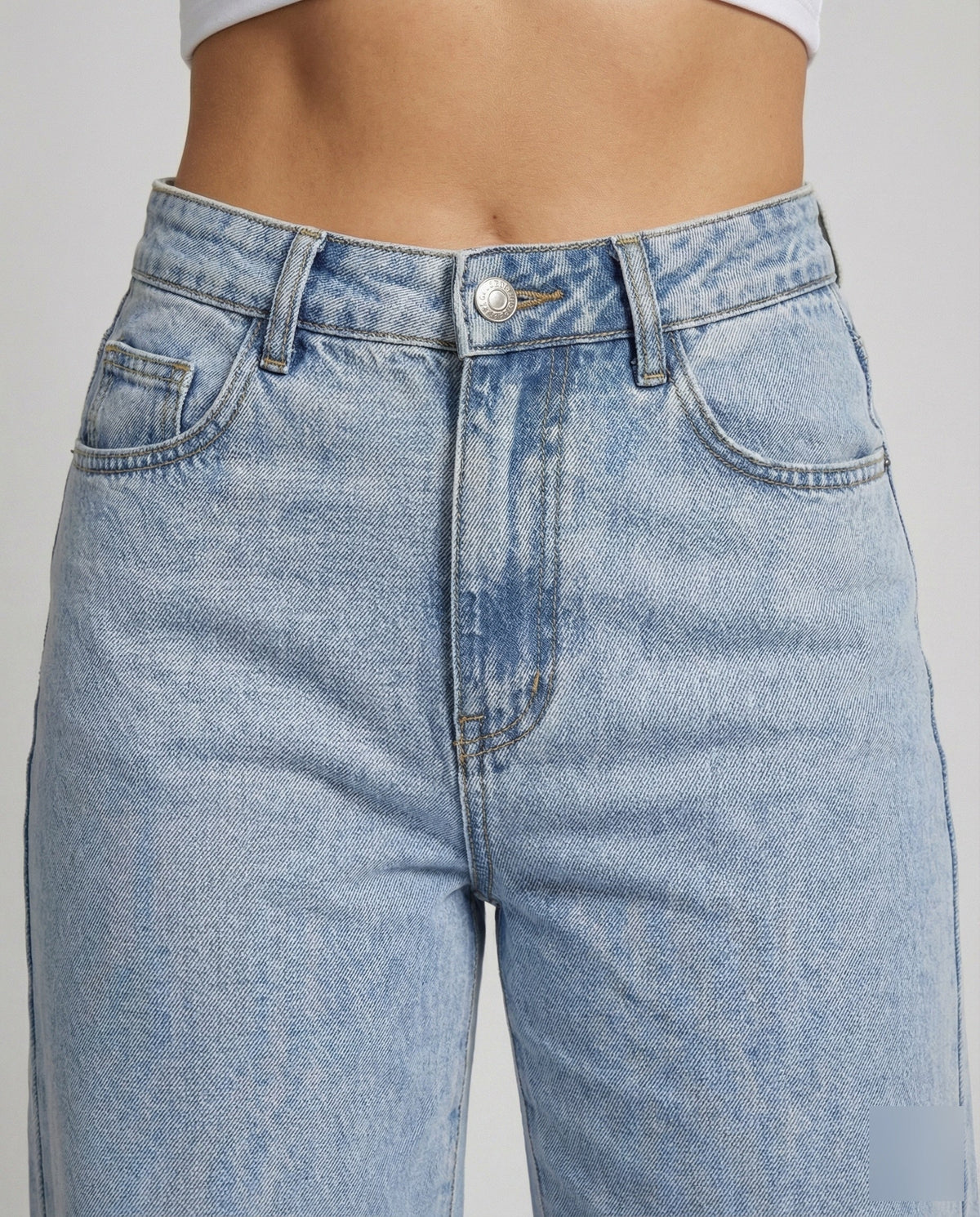 Women's Wide Leg Jeans | High Waisted Vintage Wash - Light Blue detail 2