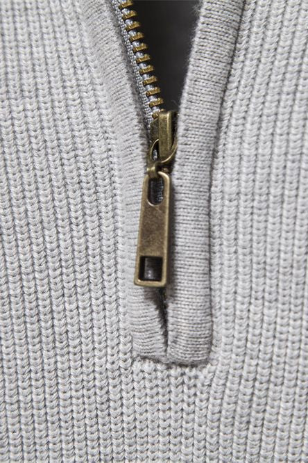 Men's Quarter Zip Jumper | Ribbed Knit with Raglan Sleeves - Light Grey detail