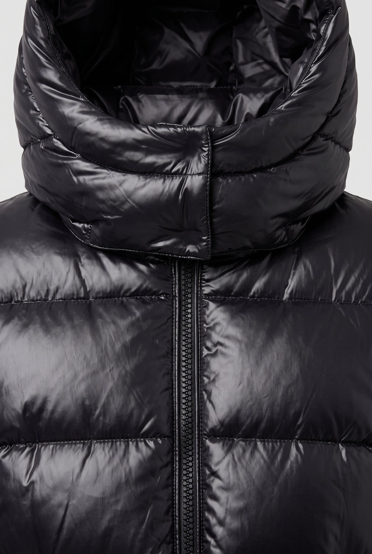 Women's Puffer Jacket | Hooded High-Shine - Black detail